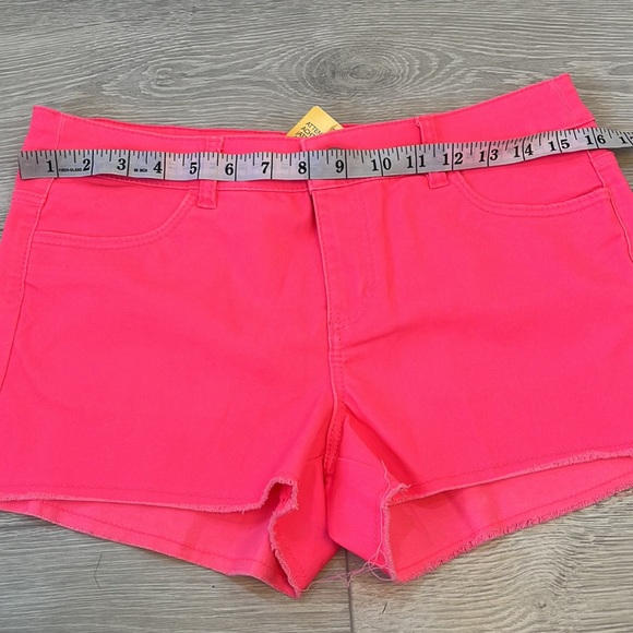H&M Divided Neon Pink Denim Short shorts—Size 10– - Picture 3 of 5